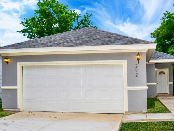 222 E Lindbergh, Universal City, TX 78148