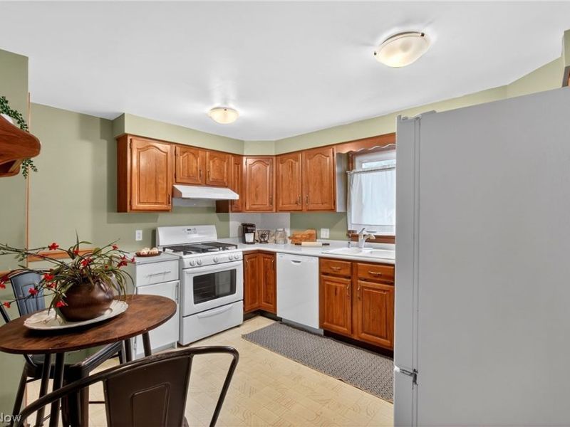1208 39th Street NW, Canton, OH 44709 Photo 8
