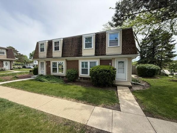 620 ACADEMY Court , Schaumburg, IL 60194
