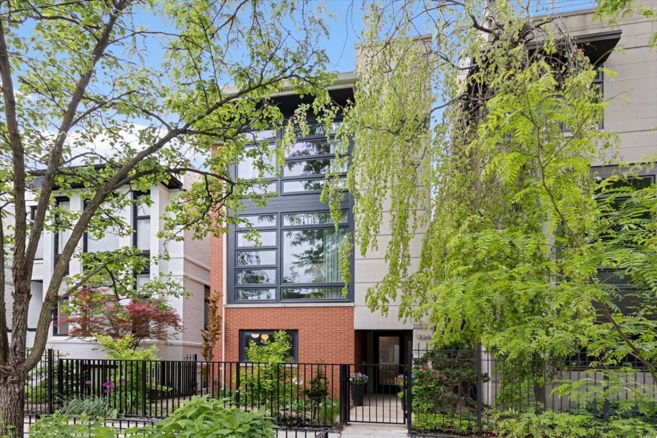1726 N Winchester Avenue , Chicago, IL 60622