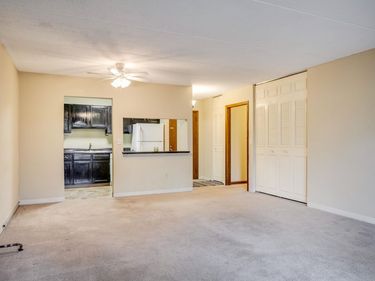 10401 Cedar Lake Road, Unit 215, Hopkins, MN 55305