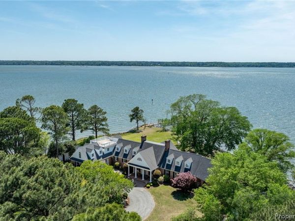 6454 Carmines Island Lane , Hayes, VA 23072