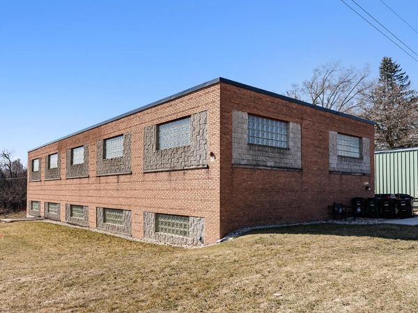 1200 La Salle COURT, Lake Geneva, WI 53147