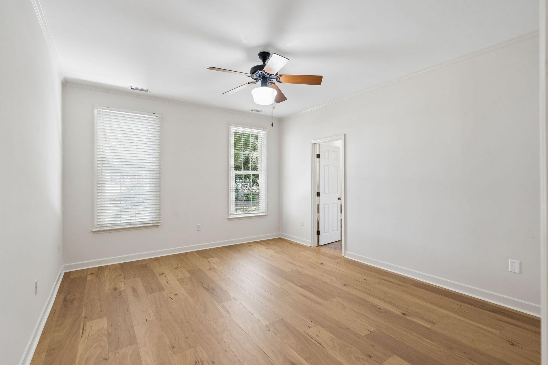 144 Saluda Drive Photo 32