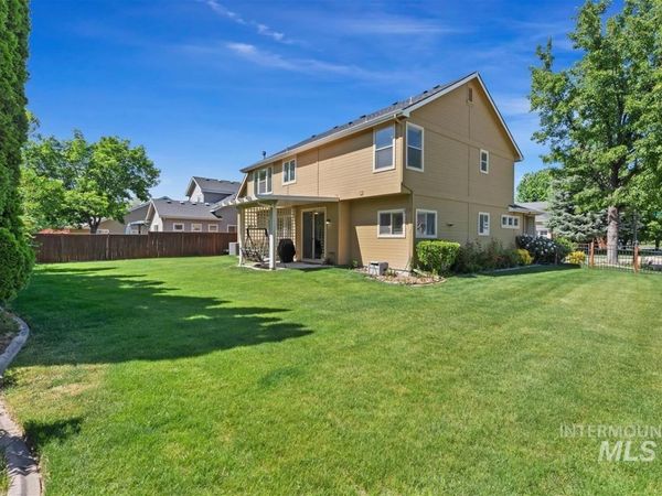 1083 E Legacy View Dr, Meridian, ID 83646