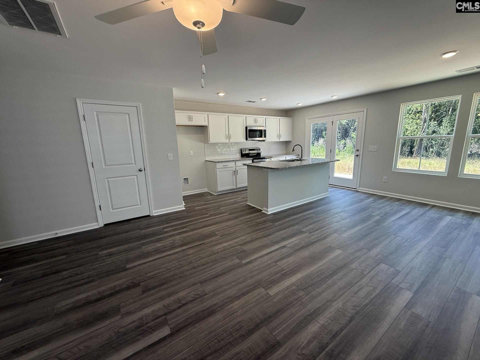 318 Tartan Road Photo 10
