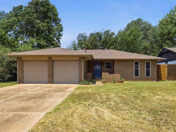 405 Meadow Lake Drive, Edmond, OK 73003