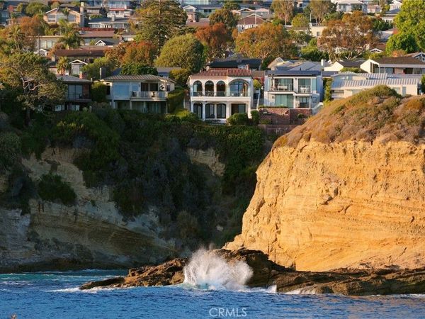 10 S La Senda, Laguna Beach, CA 92651