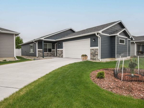 4609 W 34th St N N, Sioux Falls, SD 57107