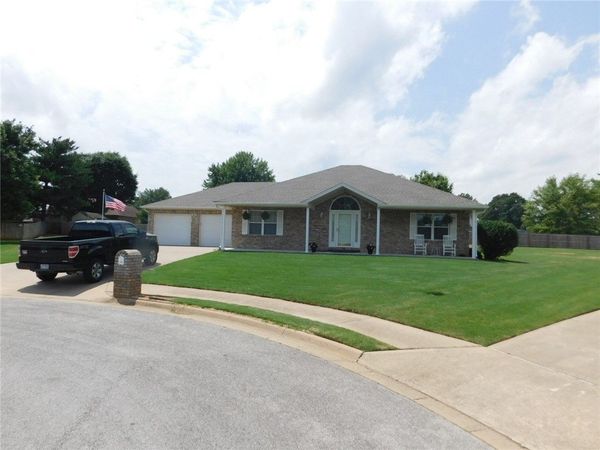 206 W Cedar Brook Place, Farmington, AR 72730