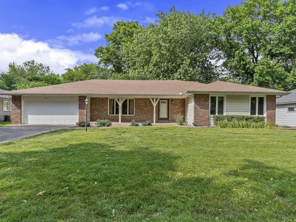 1527 E Hanover Street, Springfield, MO 65804