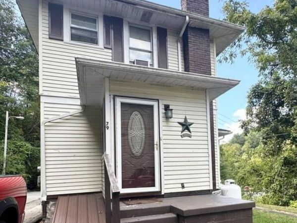 79 Lovers Lane, GARY, WV 24895