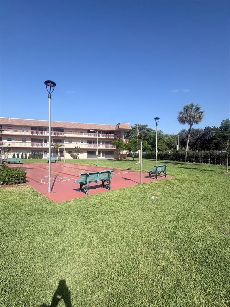 5300 Washington St, Unit R101, Hollywood, FL 33021 Photo