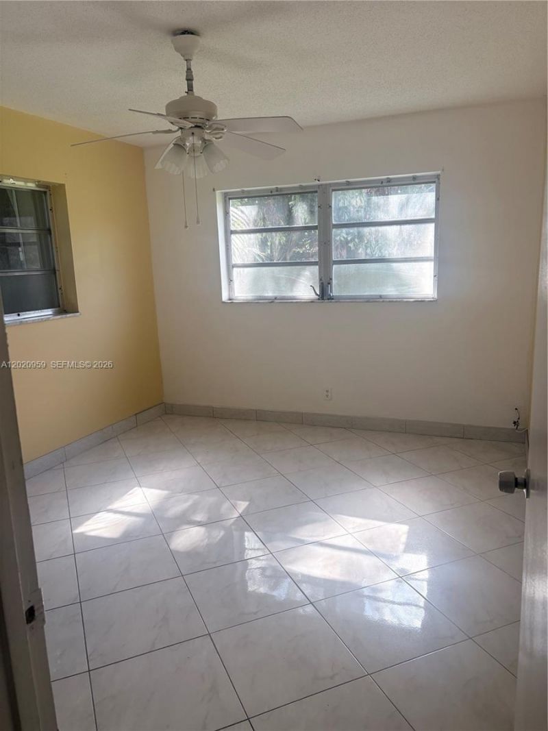 5300 Washington St, Unit R101, Hollywood, FL 33021 Photo