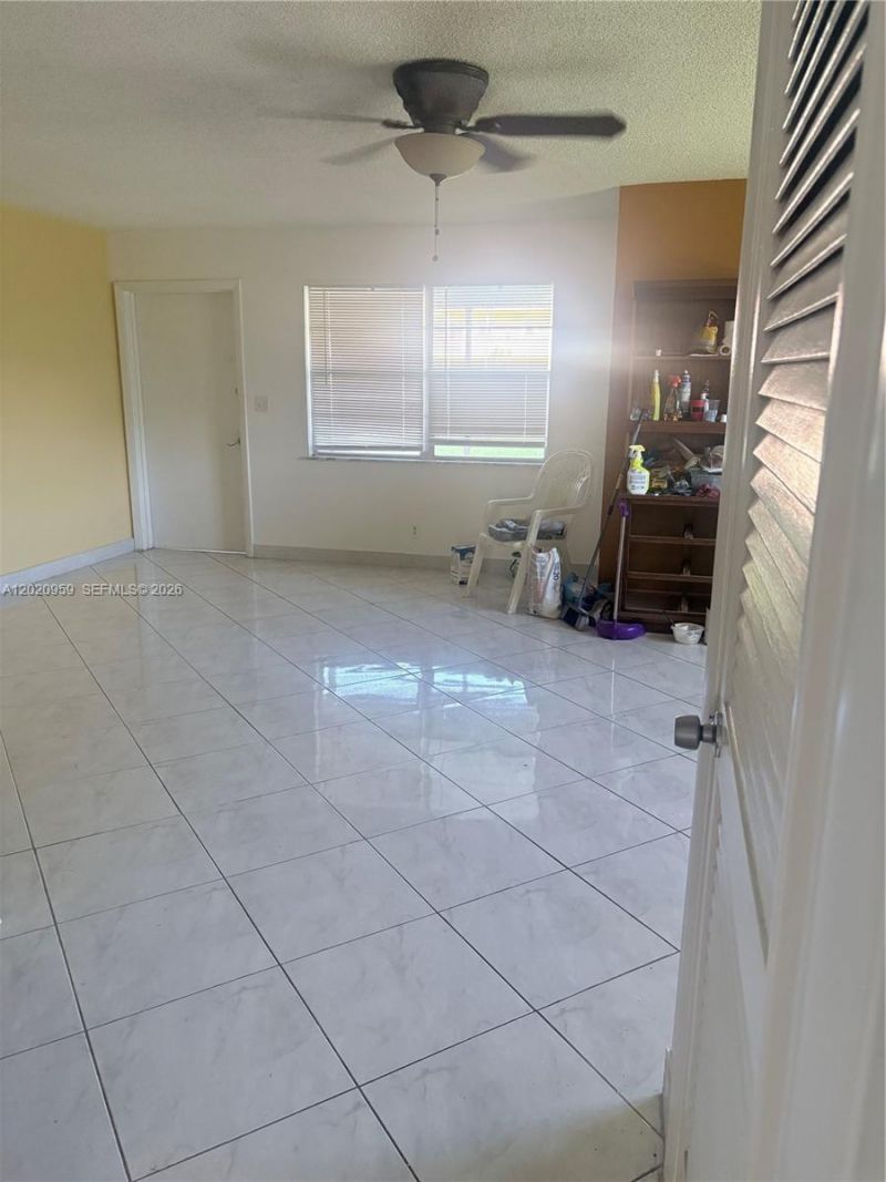 5300 Washington St, Unit R101, Hollywood, FL 33021 Photo