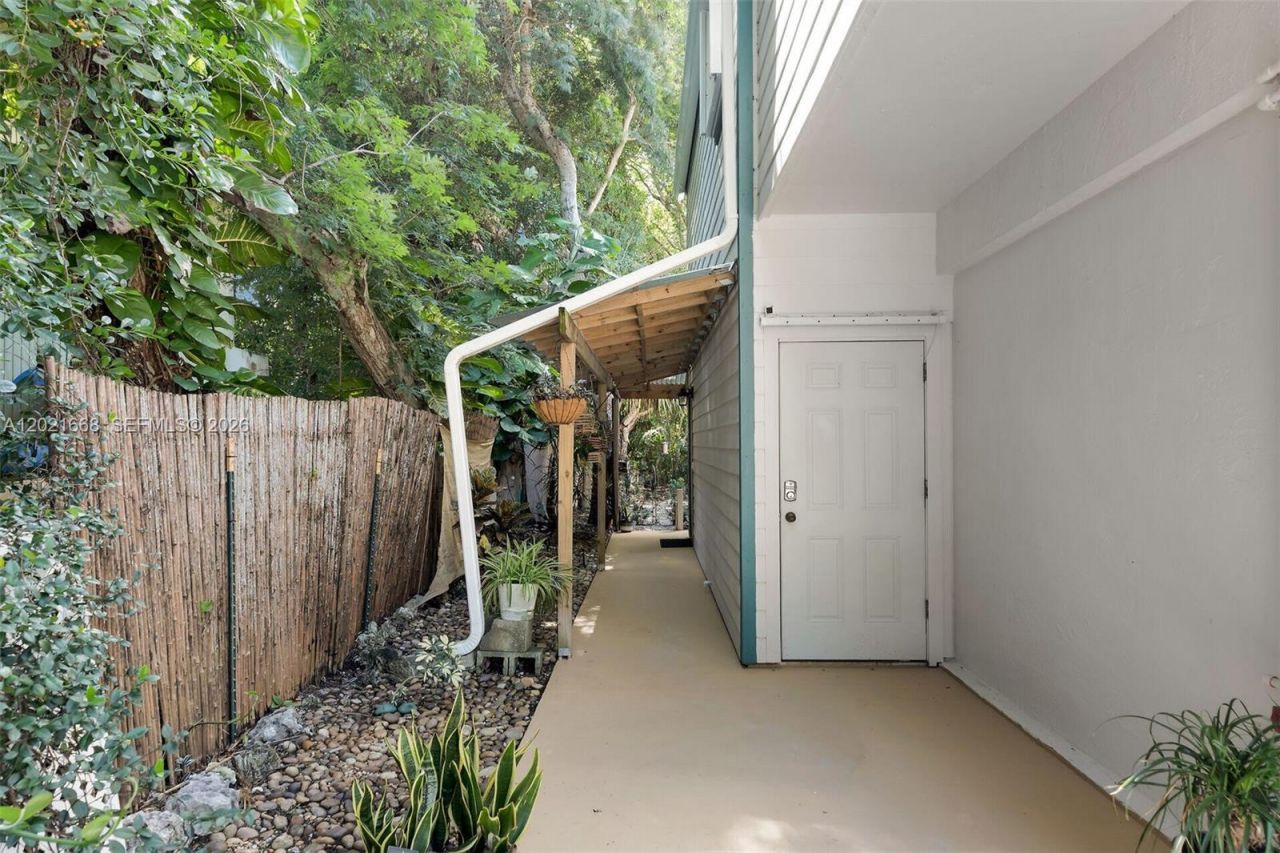 323 Bay View Ave, Key Largo, FL 33037 Photo