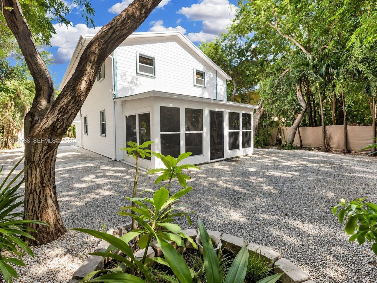 323 Bay View Ave, Key Largo, FL 33037 Photo