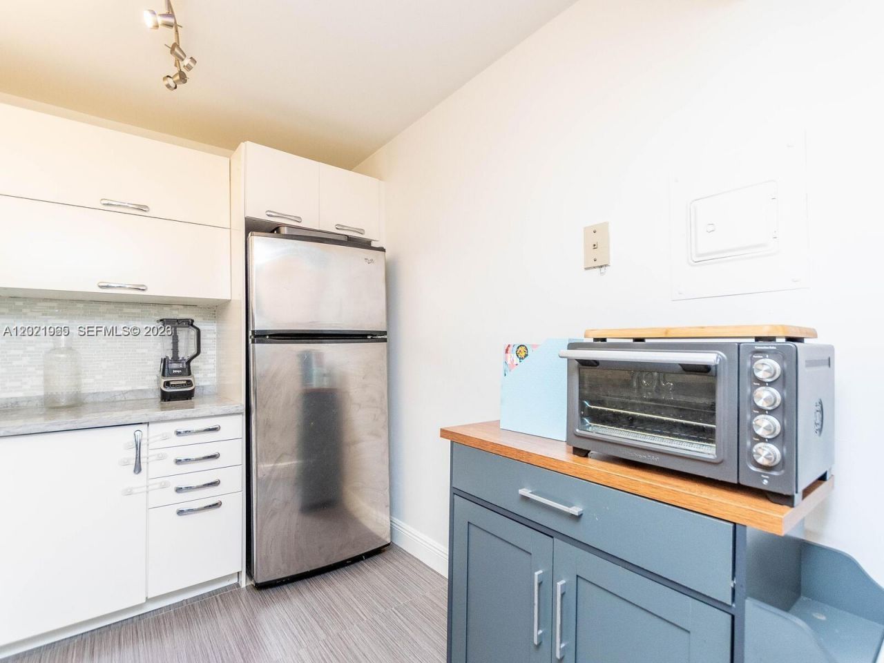 3701 N Country Club Dr , Unit 1002, Aventura, FL 33180 Photo