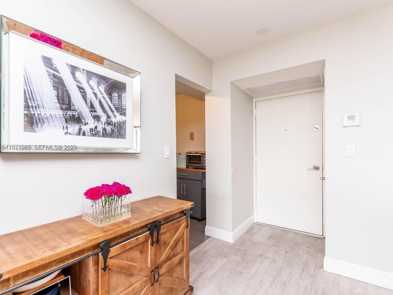 3701 N Country Club Dr , Unit 1002, Aventura, FL 33180 Photo