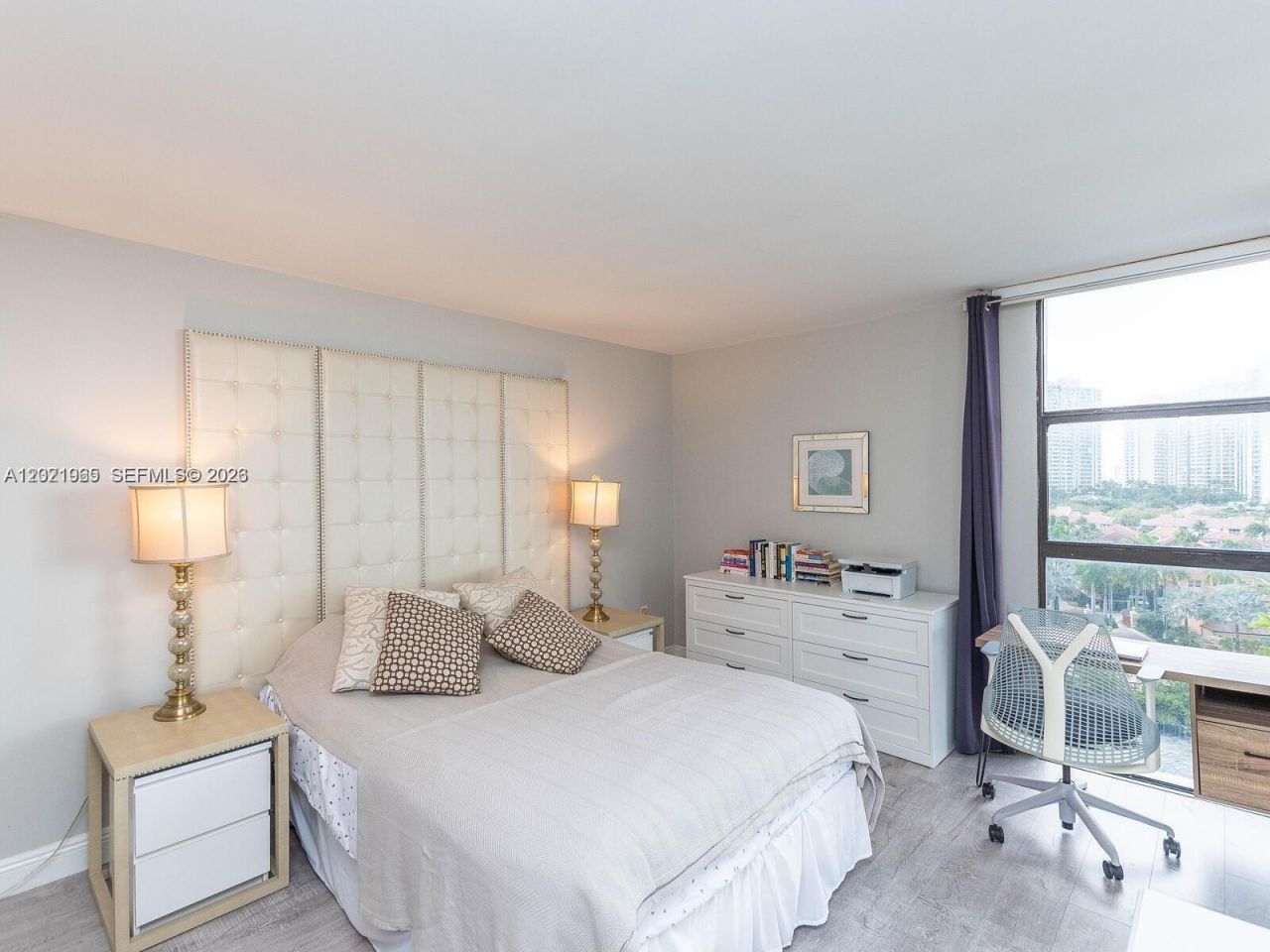 3701 N Country Club Dr , Unit 1002, Aventura, FL 33180 Photo