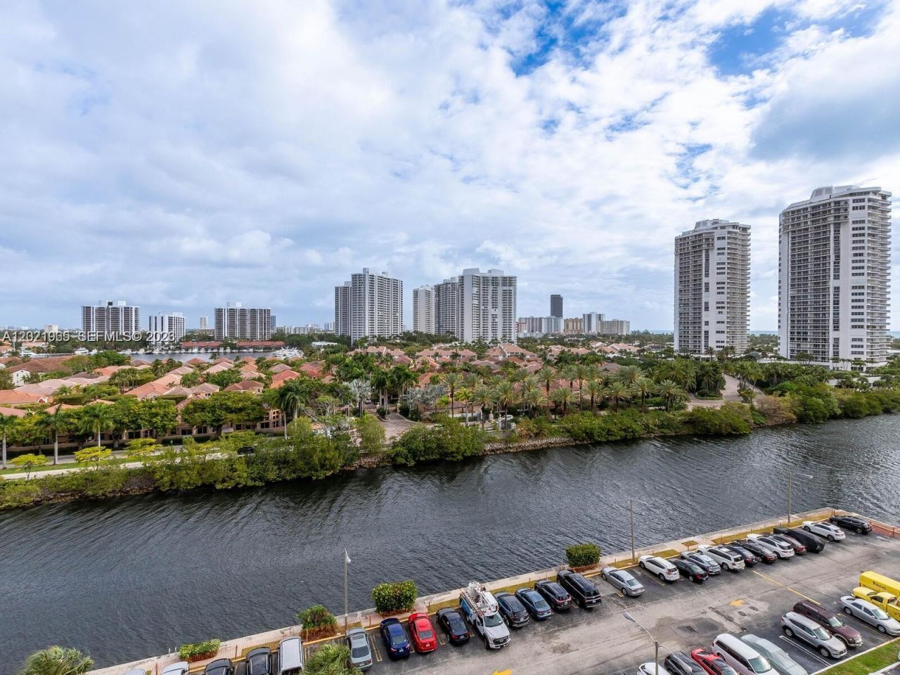 3701 N Country Club Dr , Unit 1002, Aventura, FL 33180 Photo