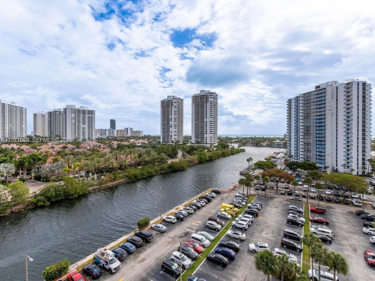3701 N Country Club Dr , Unit 1002, Aventura, FL 33180 Photo
