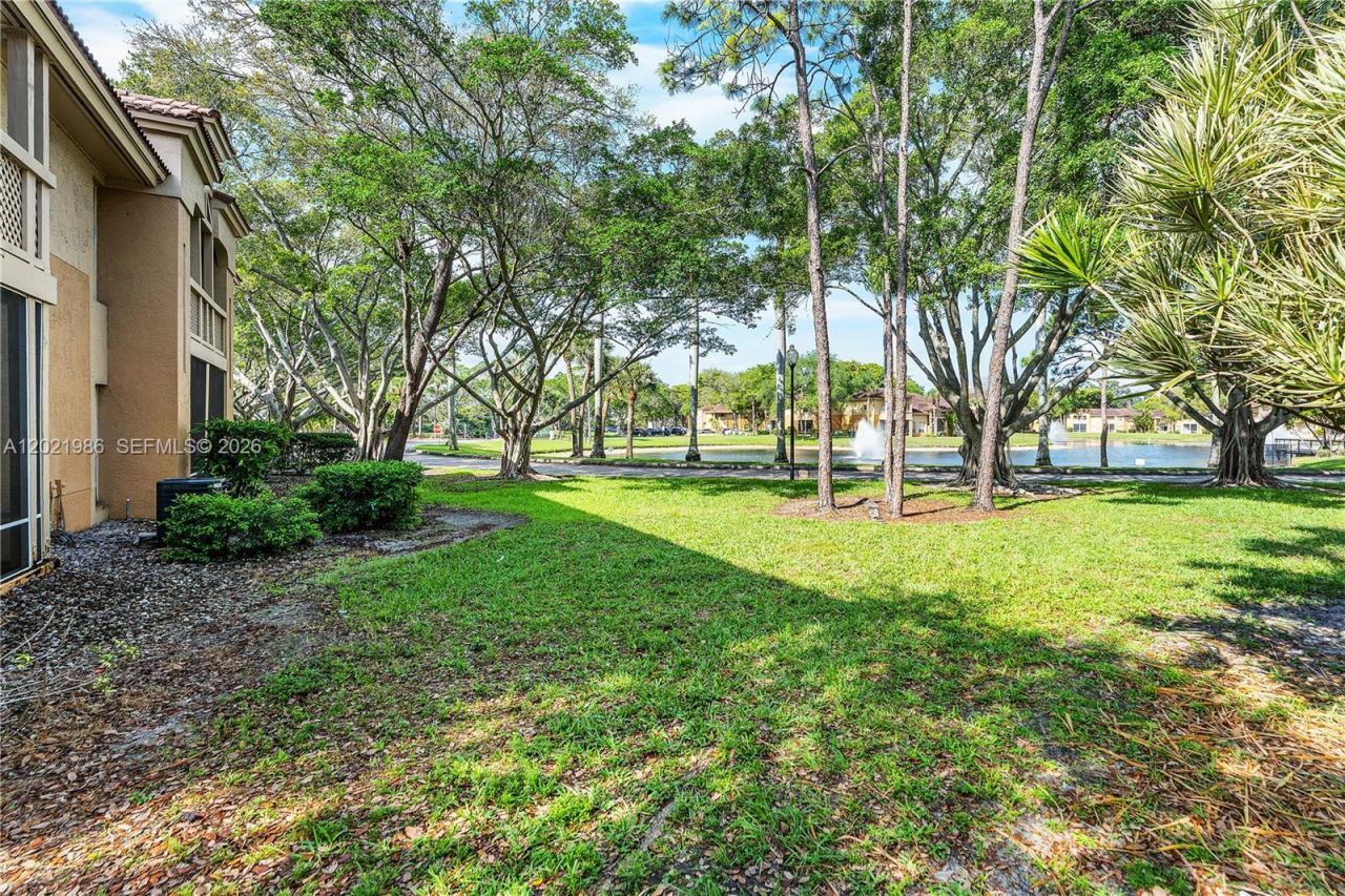 4759 Via Palm Lks , Unit 312, West Palm Beach, FL 33417 Photo