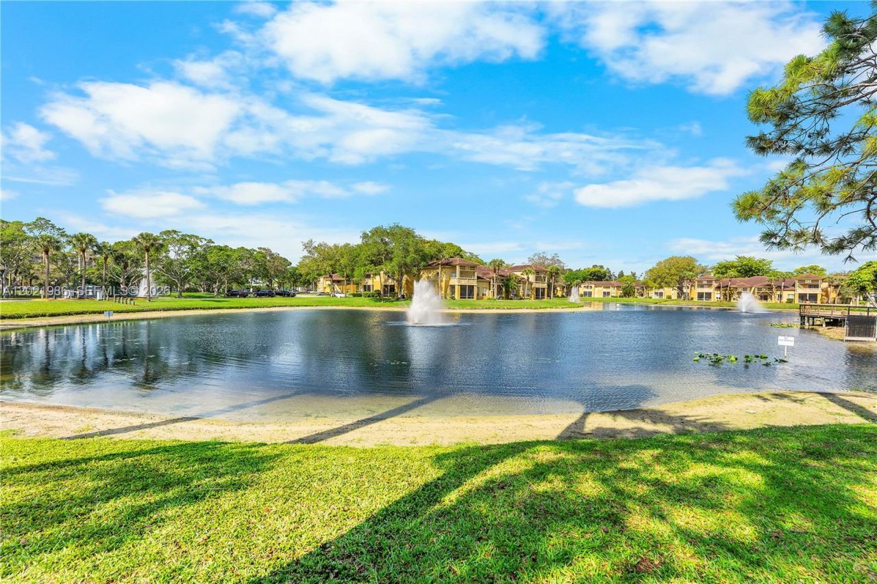 4759 Via Palm Lks , Unit 312, West Palm Beach, FL 33417 Photo