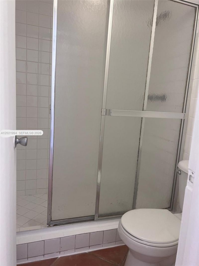 1801 S Treasure Dr, Unit 427, North Bay Village, FL 33141 Photo