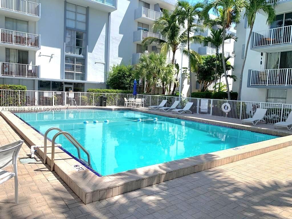 1801 S Treasure Dr, Unit 427, North Bay Village, FL 33141 Photo
