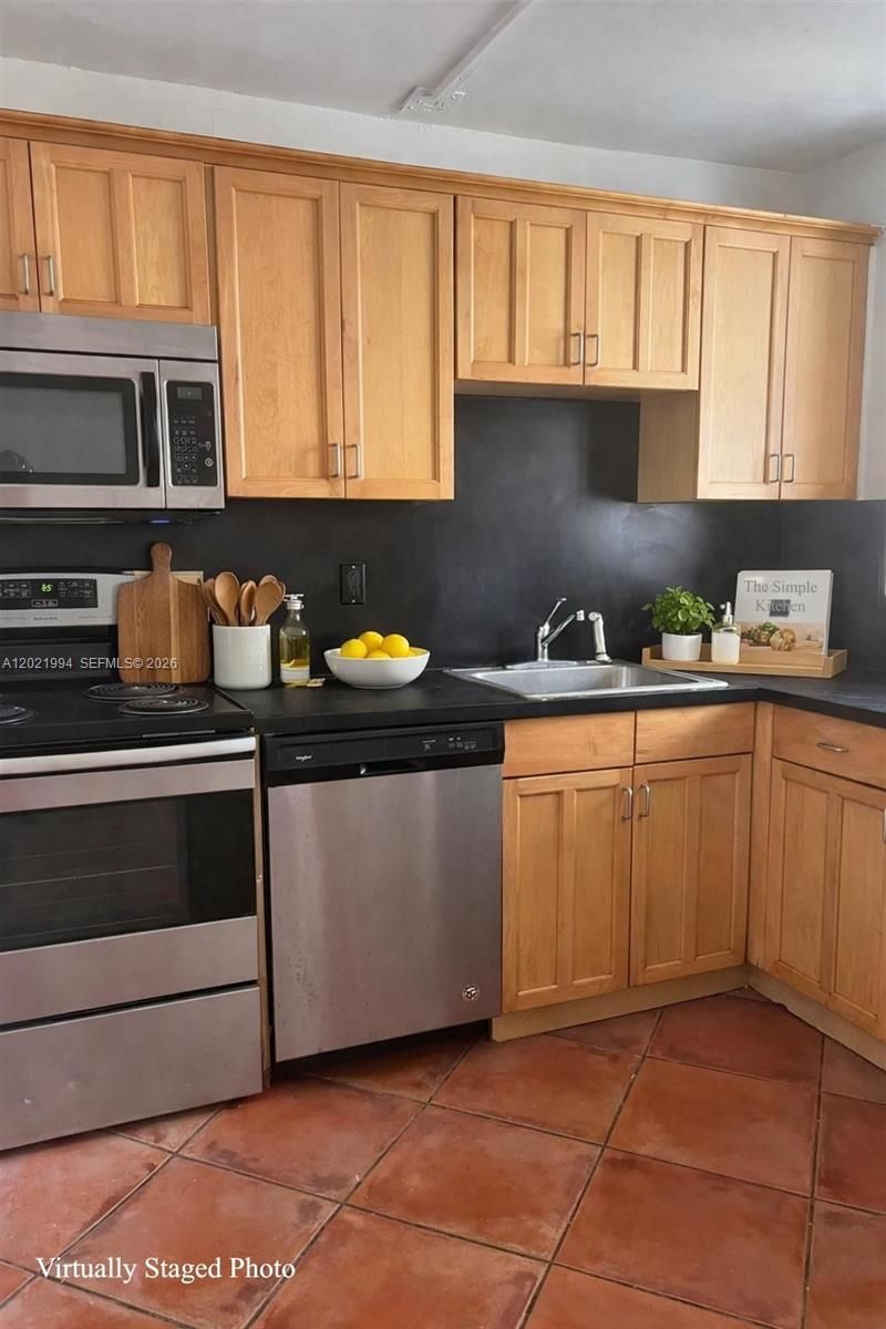1801 S Treasure Dr, Unit 427, North Bay Village, FL 33141 Photo