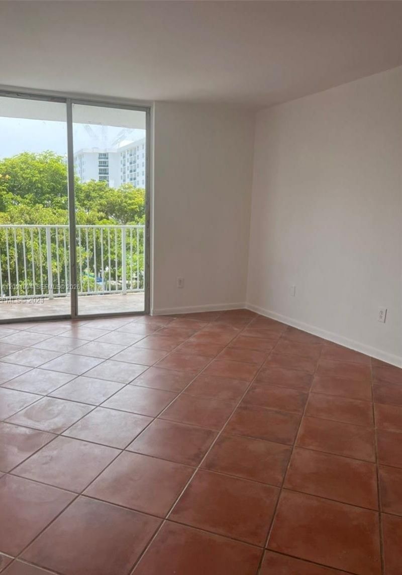 1801 S Treasure Dr, Unit 427, North Bay Village, FL 33141 Photo