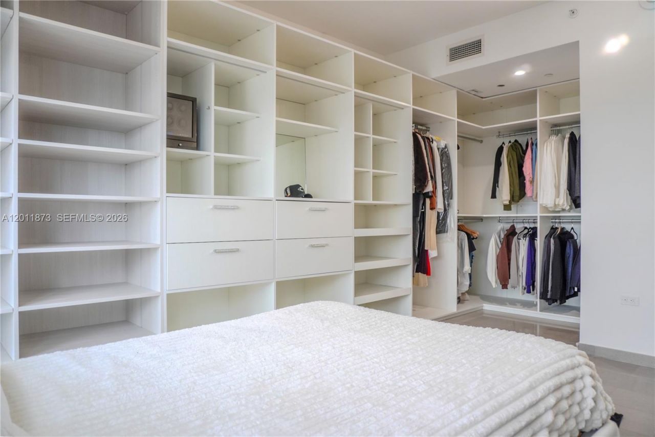 88 SW 7, Unit 2112, Miami, FL 33130 Photo