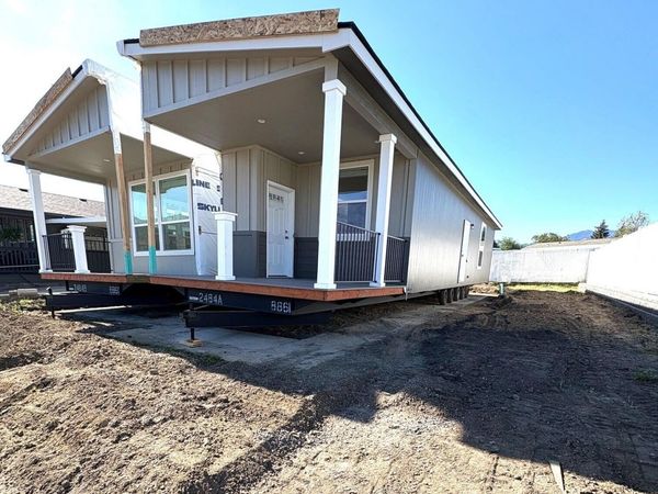 4601 S Pacific Highway, Unit 35, Phoenix, OR 97535