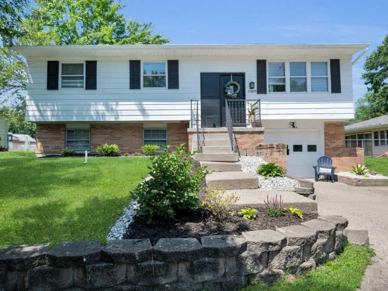 11649 Kenn Road, Cincinnati, OH 45240 Photo 1