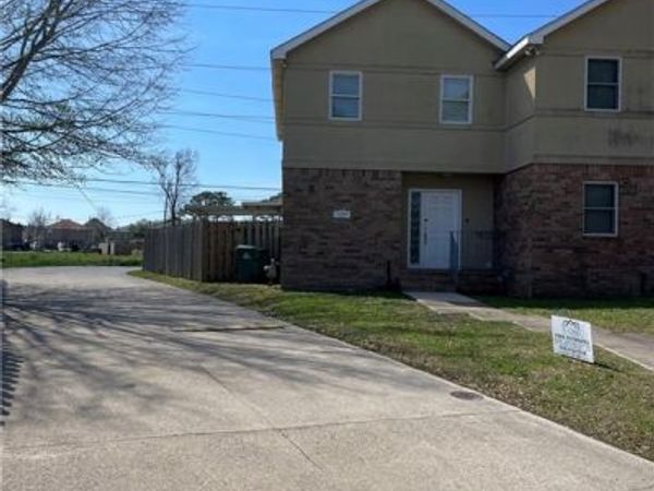 62 BRANDON Drive, Unit E, Destrehan, LA 70047