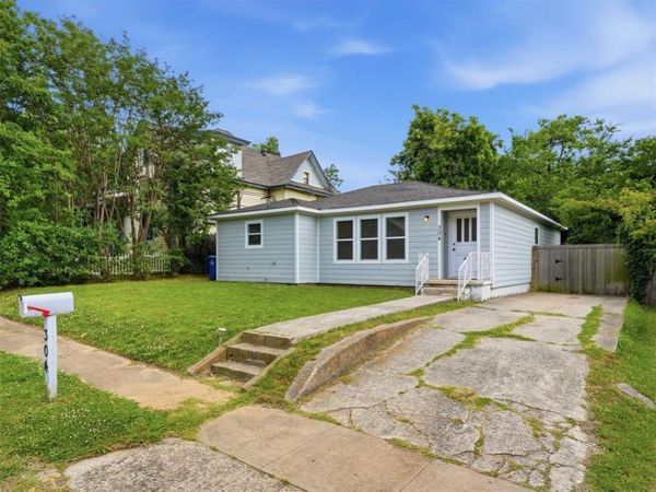 304 W Texas Street , Denison, TX 75020