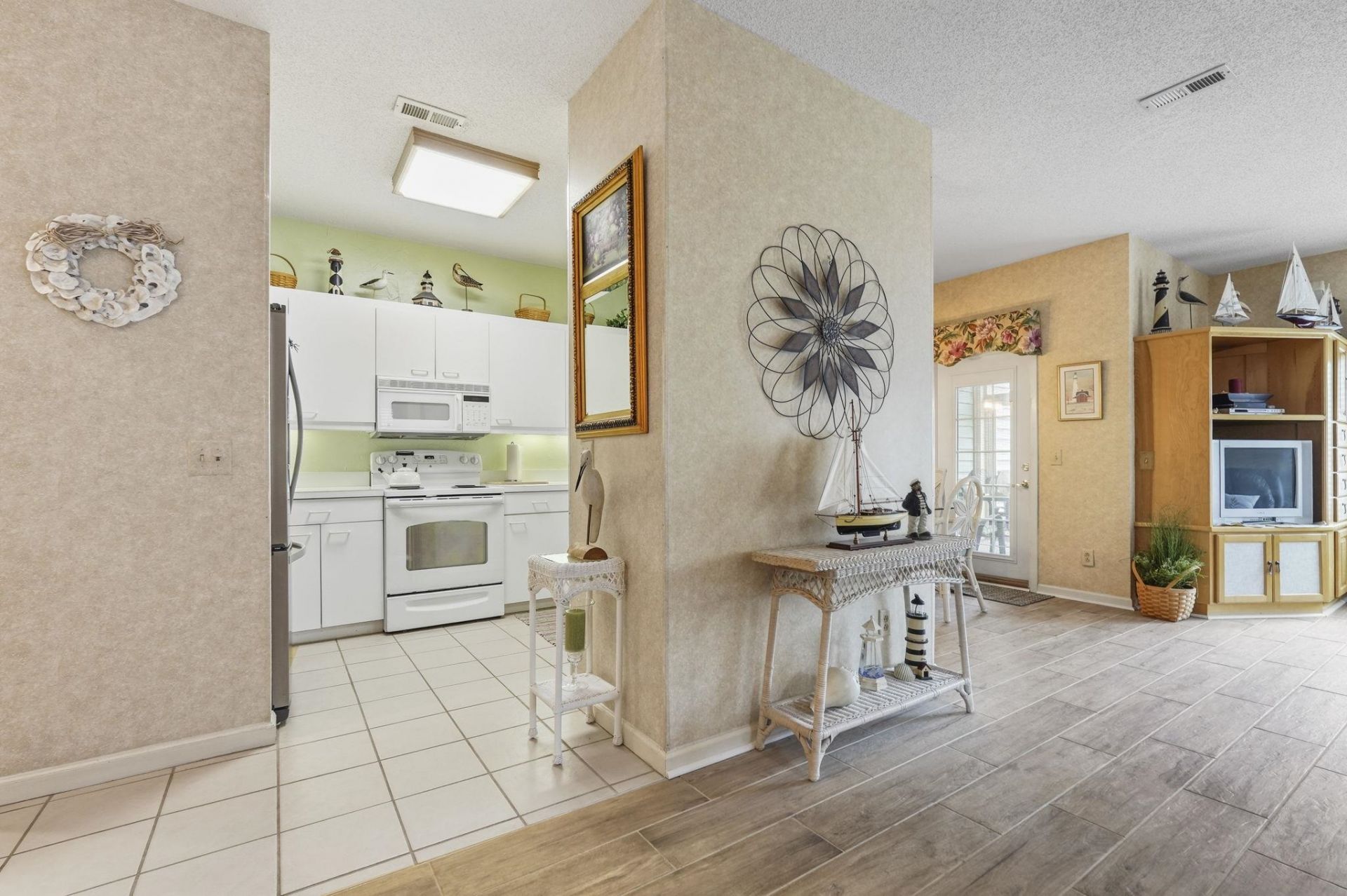 808 Castleford Circle Photo 19