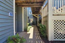 808 Castleford Circle photo 4