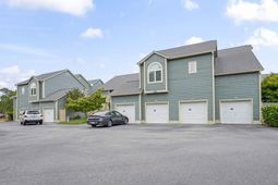 808 Castleford Circle photo 4