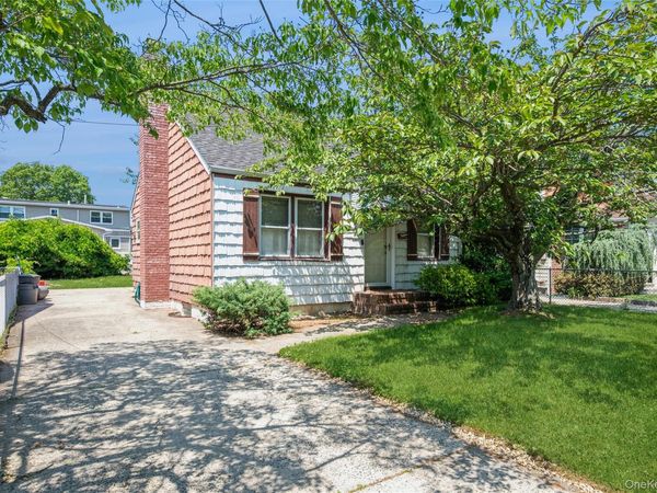 288 Semton Boulevard, Franklin Square, NY 11010
