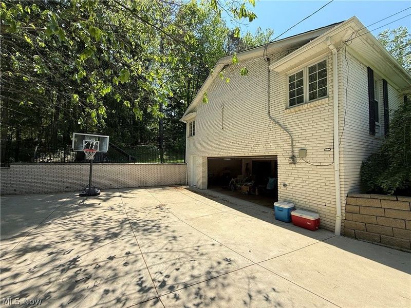6803 cranbrook, Brecksville, OH 44141 Photo 3