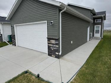 6850 67th Street S, Horace, ND 58047