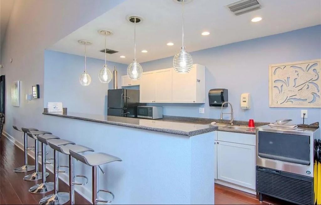 3747 Pompano Drive Se, Saint Petersburg, FL 33705 Photo