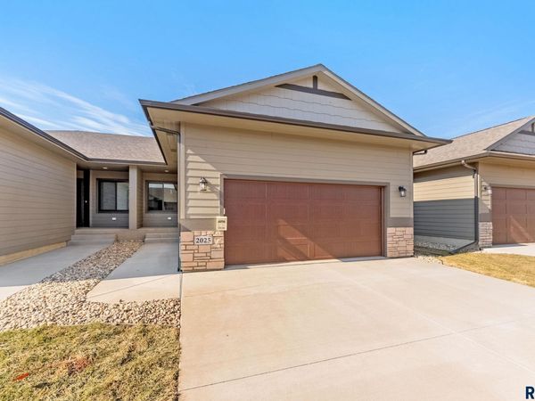 2025 S Sonoma Pl, Sioux Falls, SD 57106
