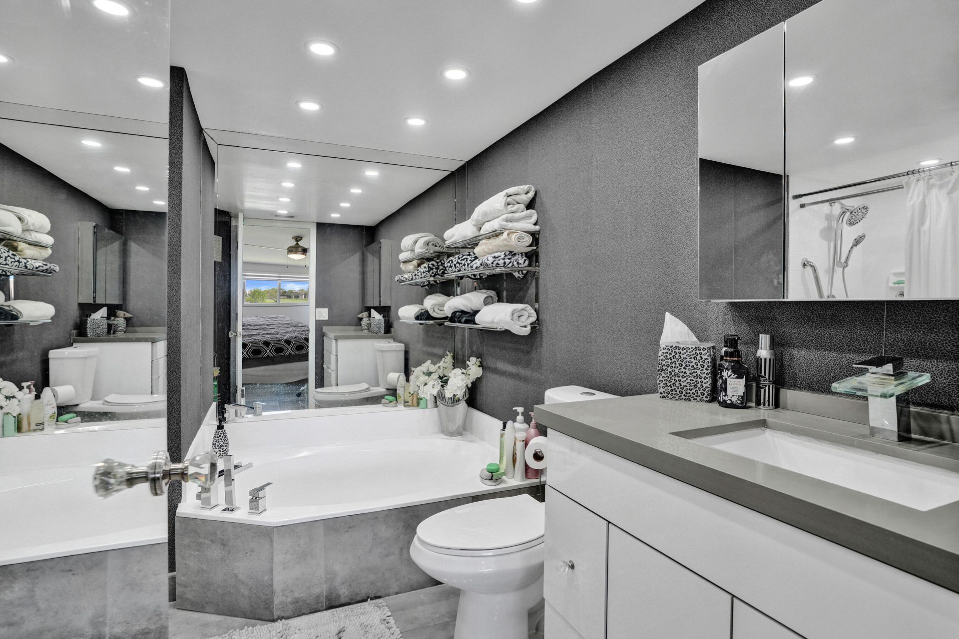 2603 NW 103rd Avenue, Unit 401, Sunrise, FL 33322 Photo