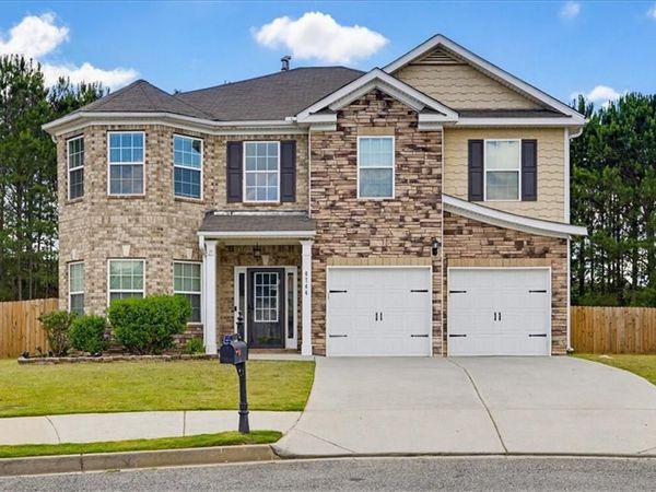 6744 Oak Hill Place, Fairburn, GA 30213