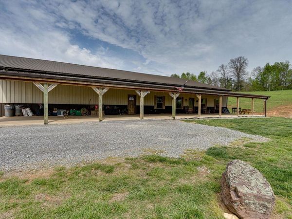 180 Mecca Pike , Tellico Plains, TN 37385