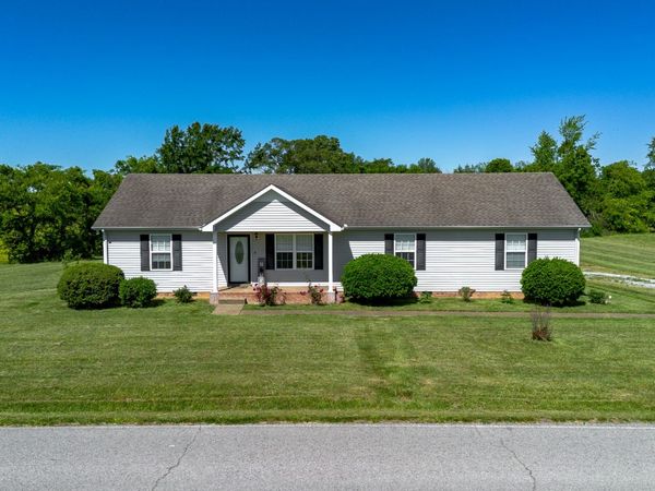 491 White Rd , Portland, TN 37148