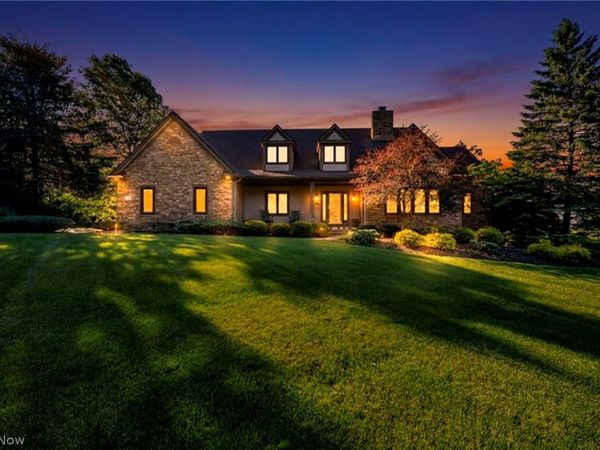 8135 Thackeray Court, Broadview Heights, OH 44147